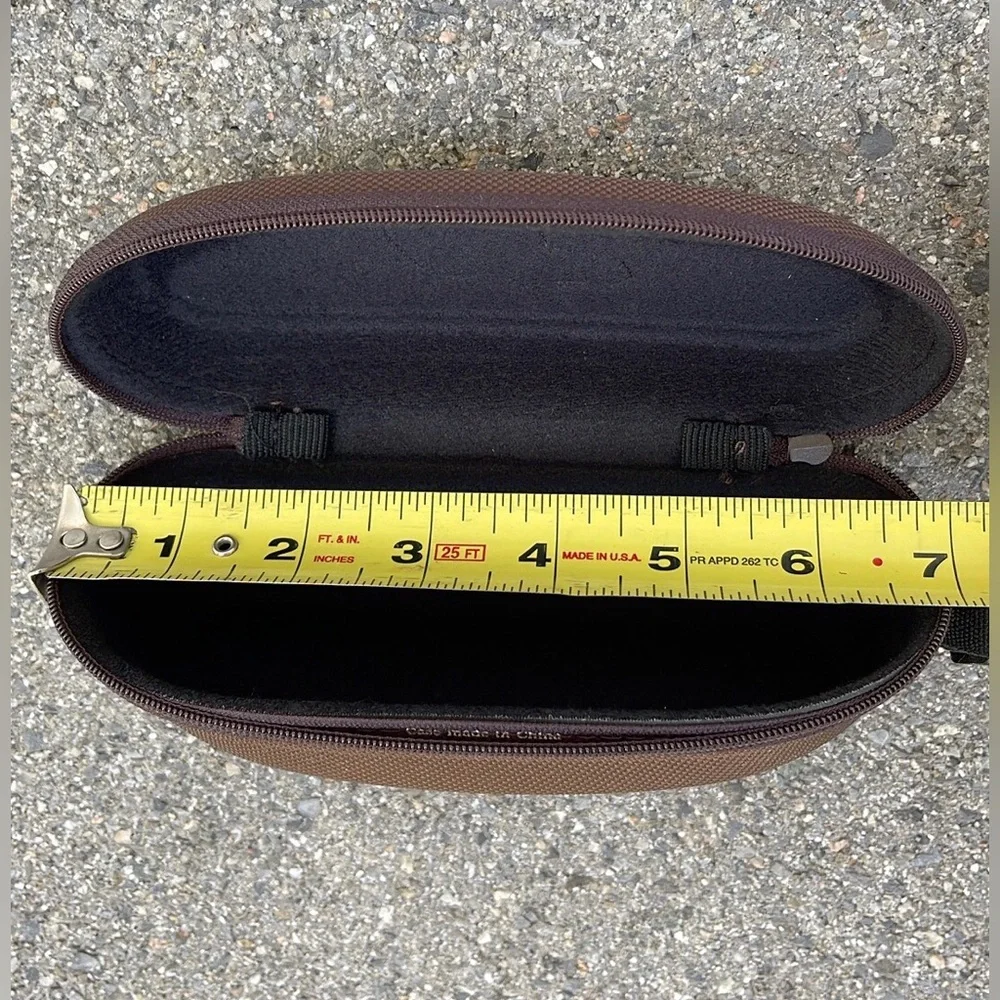 New Maui Jim Zippered Brown Hardshell Sunglasses Case w flaw - zipper tab broken